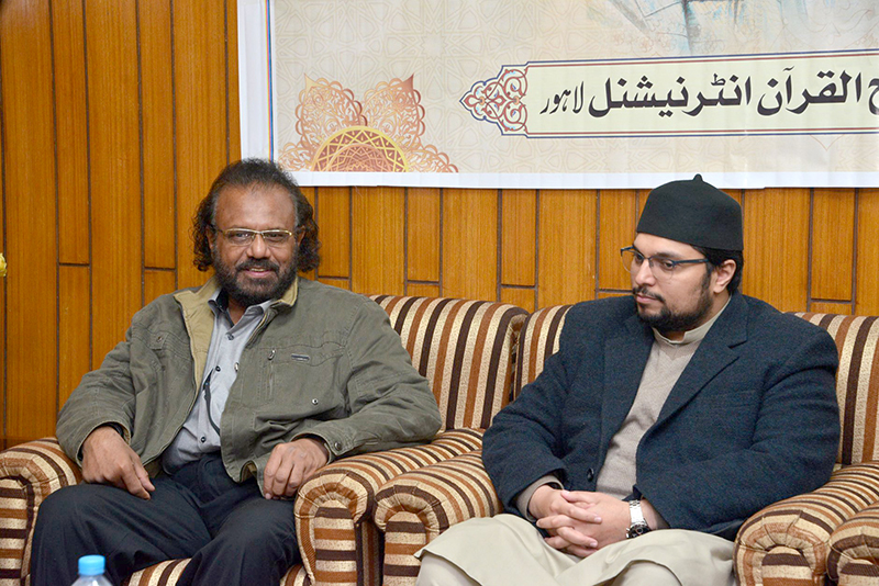 Calligrapher of Prophet Mosque Shafique-uz-Zaman visits MQI secretariat