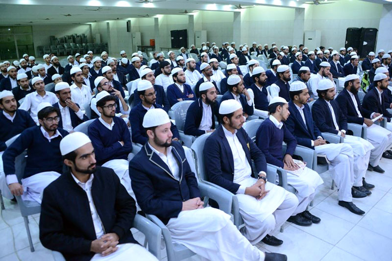 Dr Hassan Mohi-ud-Din Qadri addresses Students of College of Sharia