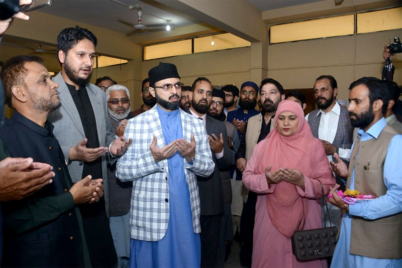 Dr Hassan Mohi-ud-Din Qadri is inaugurating a special book shelf in the Karachi University Library