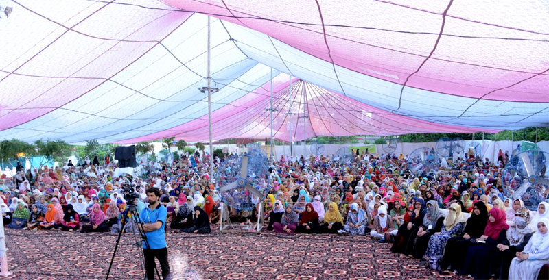 Dr Hussain Mohi-ud-Din Qadri addresses Women Itikaf