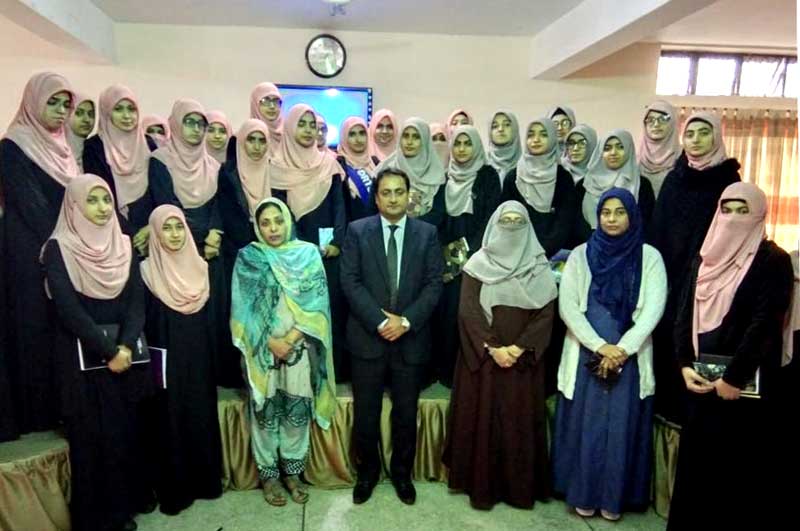 MCW English Department holds workshop on academic writing