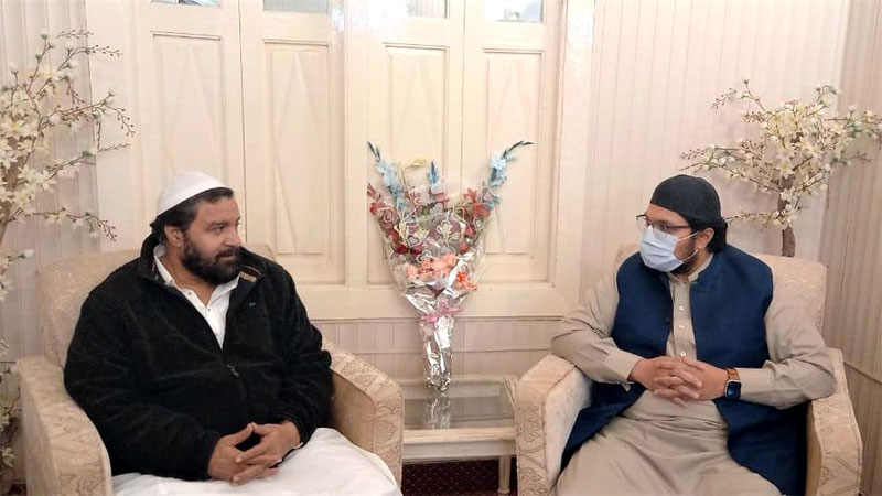 Dr Hussain Mohi-ud-Din Qadri condoles with Pir Saeed-ul-Hassan Shah