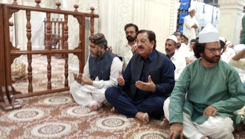 MQI delegation condoles the death of Pir Shah Abdul Haq with his sons