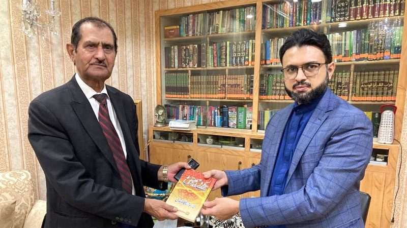 Writer Nasir Adeeb calls on Dr Hassan Mohi-ud-Din Qadri