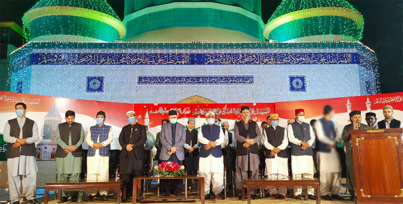 Dr Hassan Mohi-ud-Din Qadri attends Milad feast