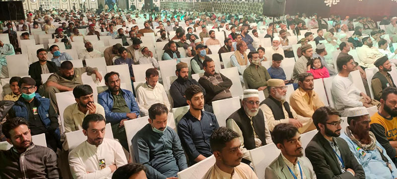 Dr Hassan Mohi-ud-Din Qadri address a Milad gathering in Gujranwala