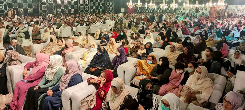 Dr Hassan Mohi-ud-Din Qadri address a Milad gathering in Gujranwala