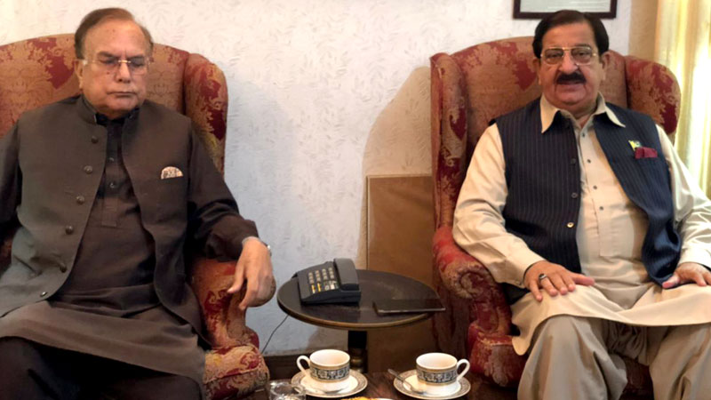 Khurram Nawaz Gandapur calls on Mian Manzoor Ahmad Wattoo