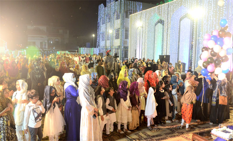 Eagers holds Mawlid Candle Walk and feast to mark the holy month of Rabi ul Awwal with kids