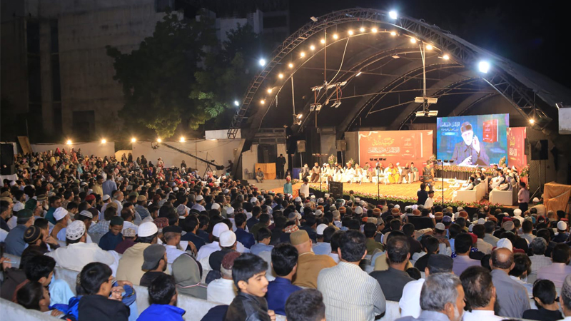 Dr Tahir-ul-Qadri adressing the book Launching Ceremony of Al-Qaul-ul-Mateen-fi-Amr-Yazid-al-Laeen in Karachi