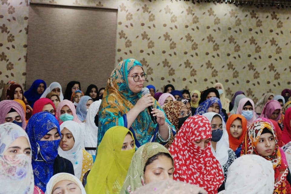 Dr Ghazala Qadri speaks on Youth Repentance and Consistence Women Itikaf Gah
