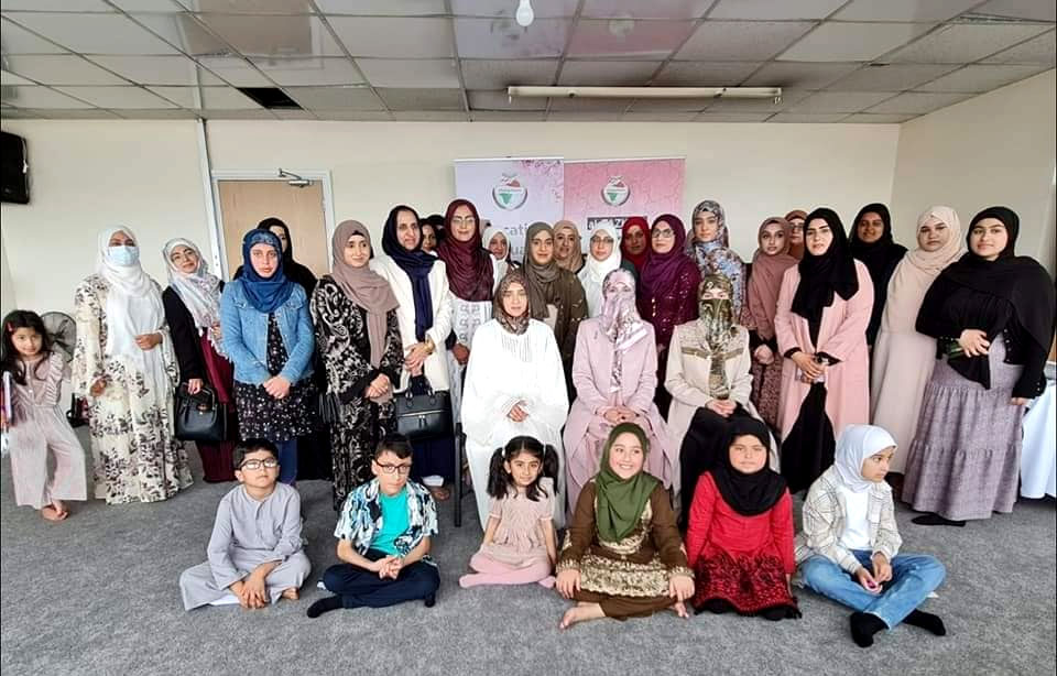 Dr Ghazala Qadri holds session with Minhaj Sisters Midlands Zone