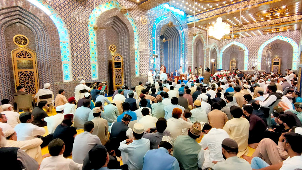 Dr Hassan Qadri address friday Jummah gathering in Jamy Shaykh ul Islam