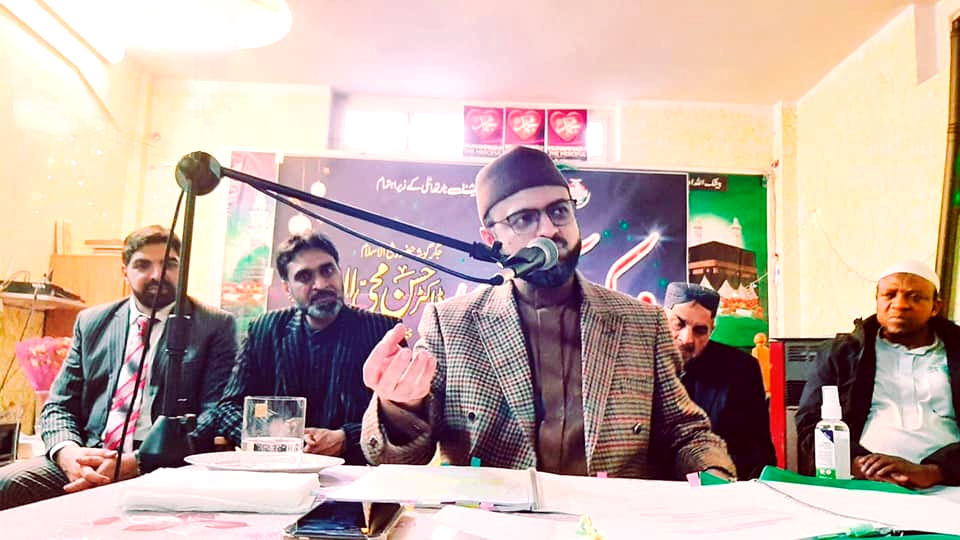 Dr Hassan Mohi ud Din Qadri addresses workers convention in Italy
