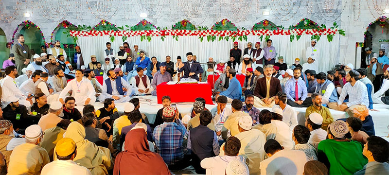 Dr Hassan Qadri addressing Urs ceremony in Kamoke sharif