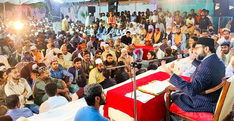 Dr Hassan Qadri addressing Urs ceremony in Kamoke sharif