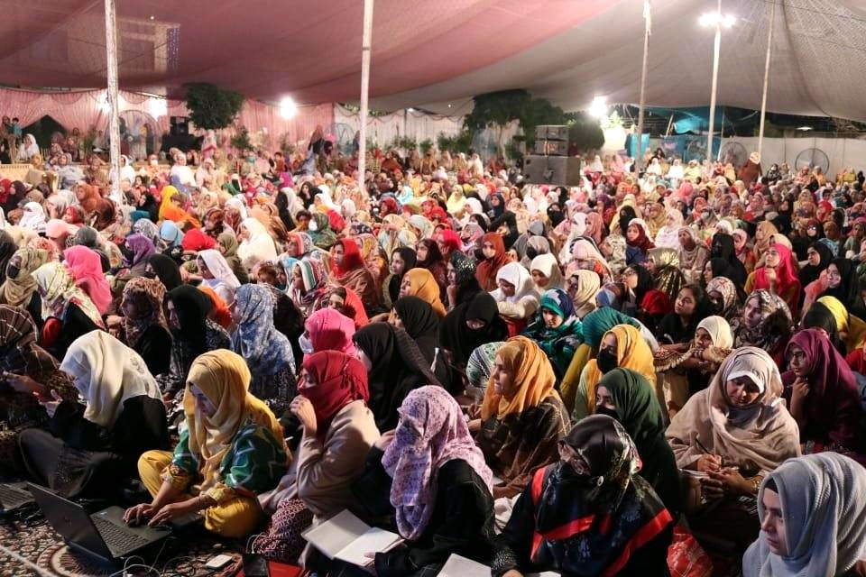 Dr Tahir ul Qadri addresses Mutakifeen in Minhaj ul Quran Itikaf City 2022