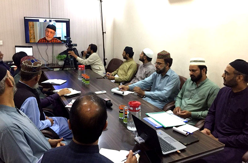 Shaykh-ul-Islam discusses projects with research scholars