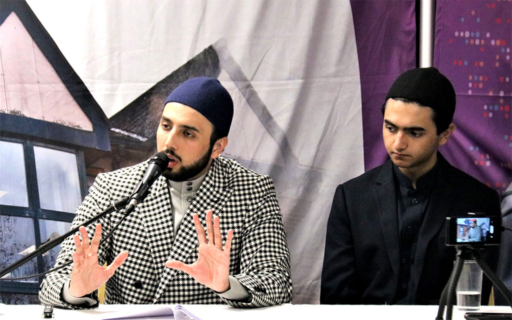 Shaykh Hammad Mustafa al-Madani al-Qadri holds session with brothers and sisters