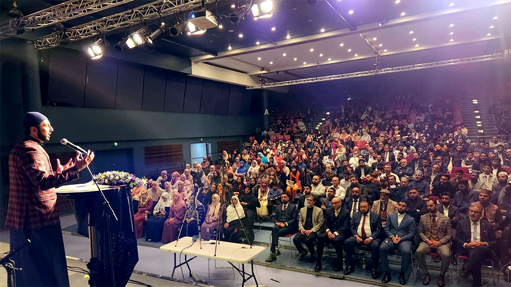 Shaykh Hammad Mustafa al-Madani al-Qadri addressing Mawlid Conference in Denmark