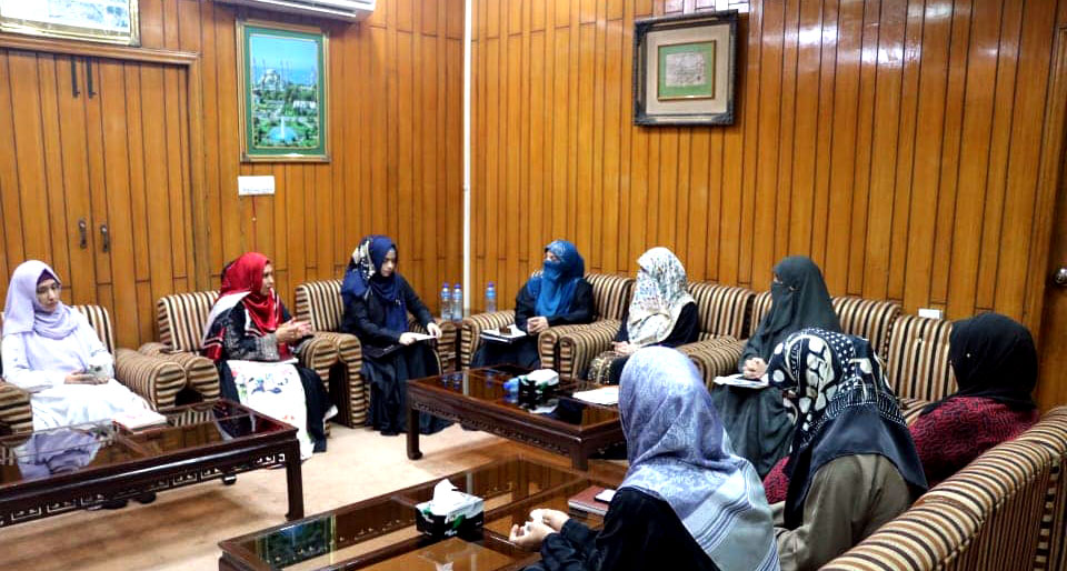 Minhaj ul Quran Women League Executive Committee meets Mrs Fizzah Hussain Qadri