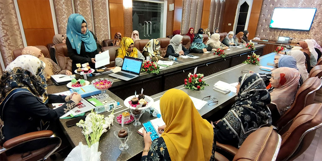 Mrs Fizzah Hussain Qadri discusses Milad-un-Nabi (pbuh) campaign with MWL executive