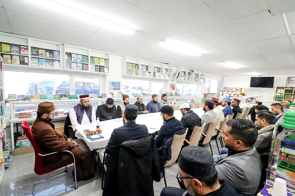 Religious scholars hold a meeting with Dr Hassan Mohi-ul-Din Qadri in Denmark