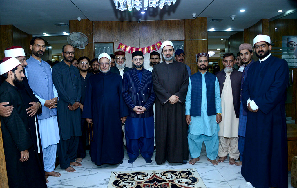 Egyptian Shuyukh delegation visits Farid e Millat Research Institute