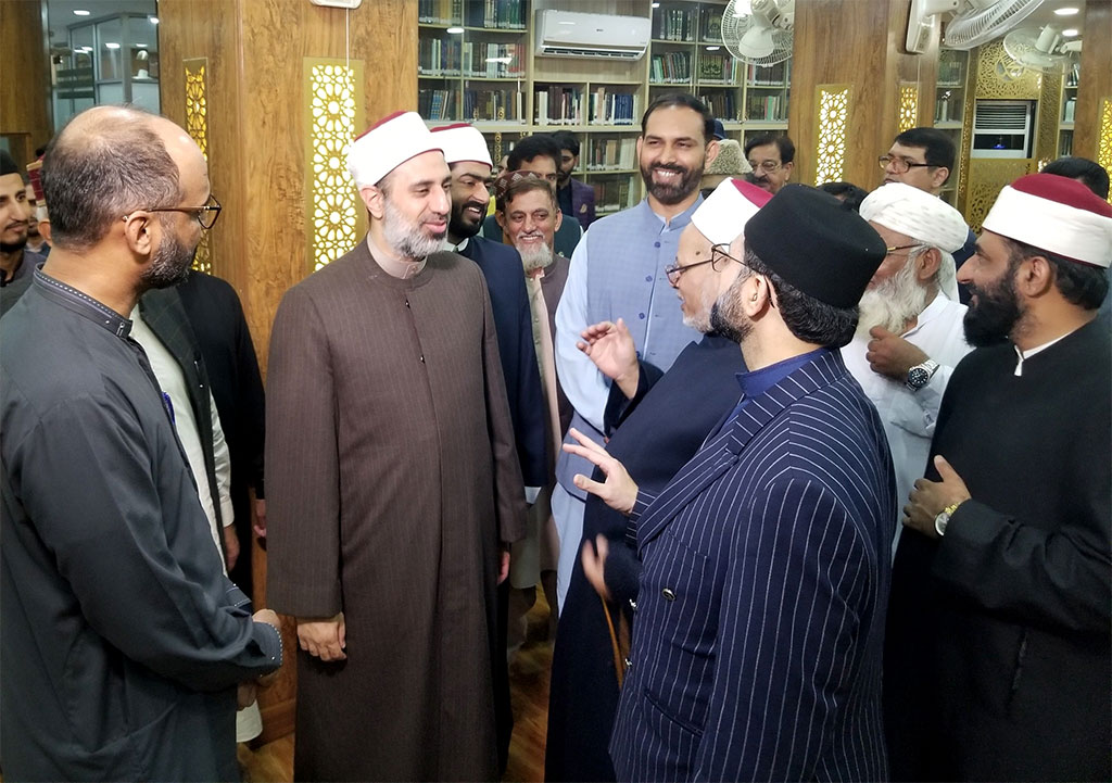 Egyptian Shuyukh delegation visits Farid e Millat Research Institute