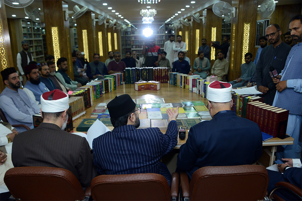 Egyptian Shuyukh delegation visits Farid e Millat Research Institute