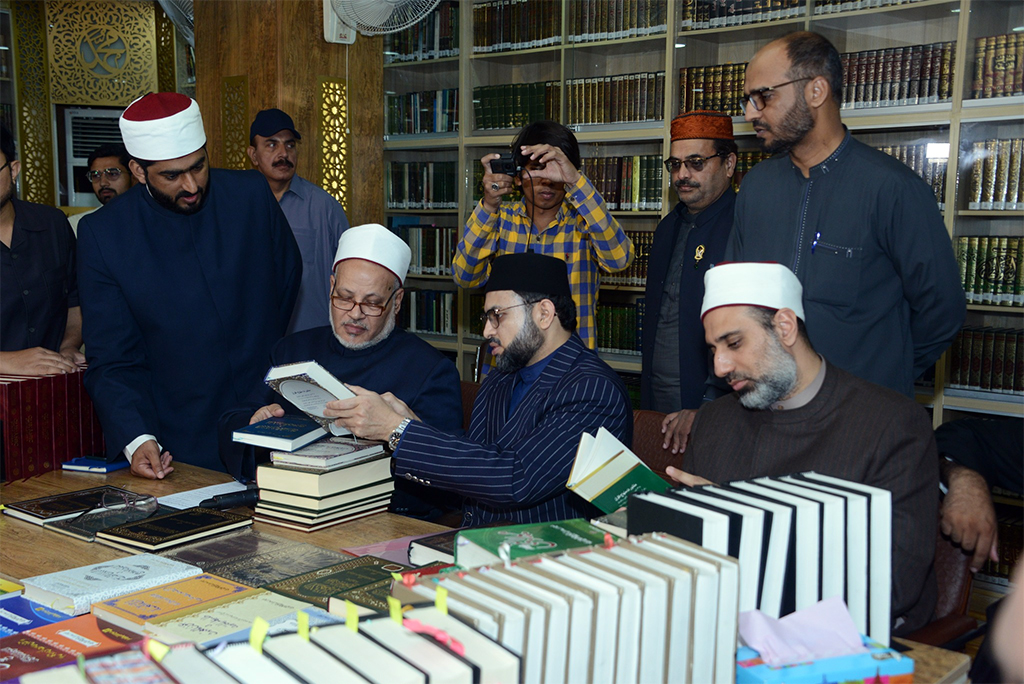 Egyptian Shuyukh delegation visits Farid e Millat Research Institute