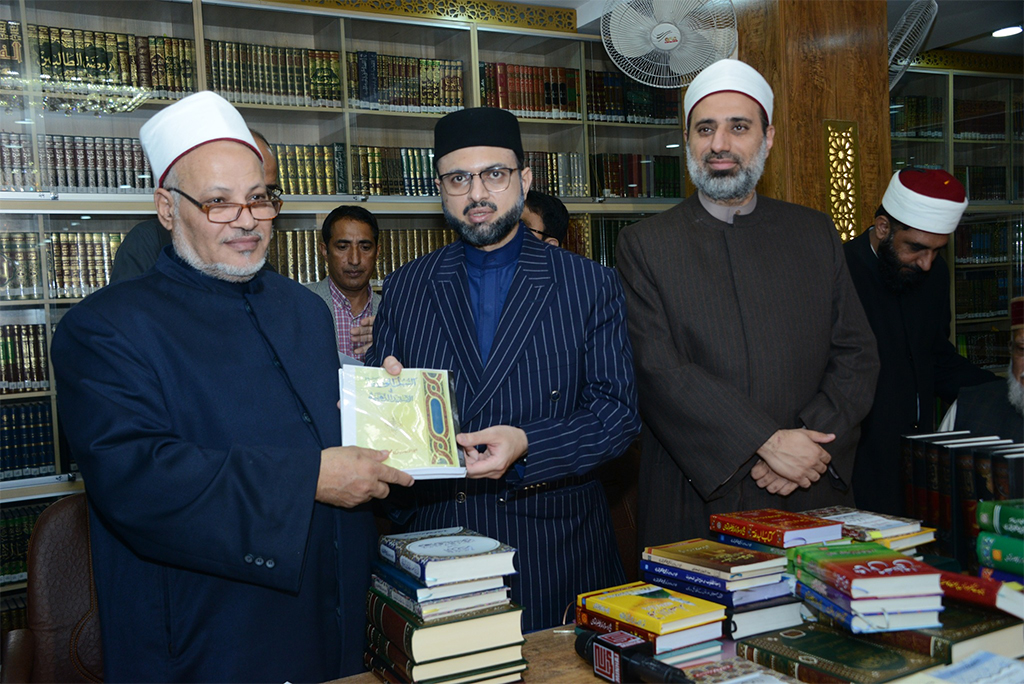 Egyptian Shuyukh delegation visits Farid e Millat Research Institute