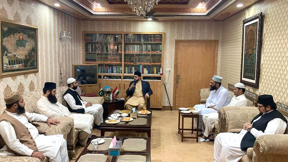 Ulama delegation call on Dr Hassan Qadri