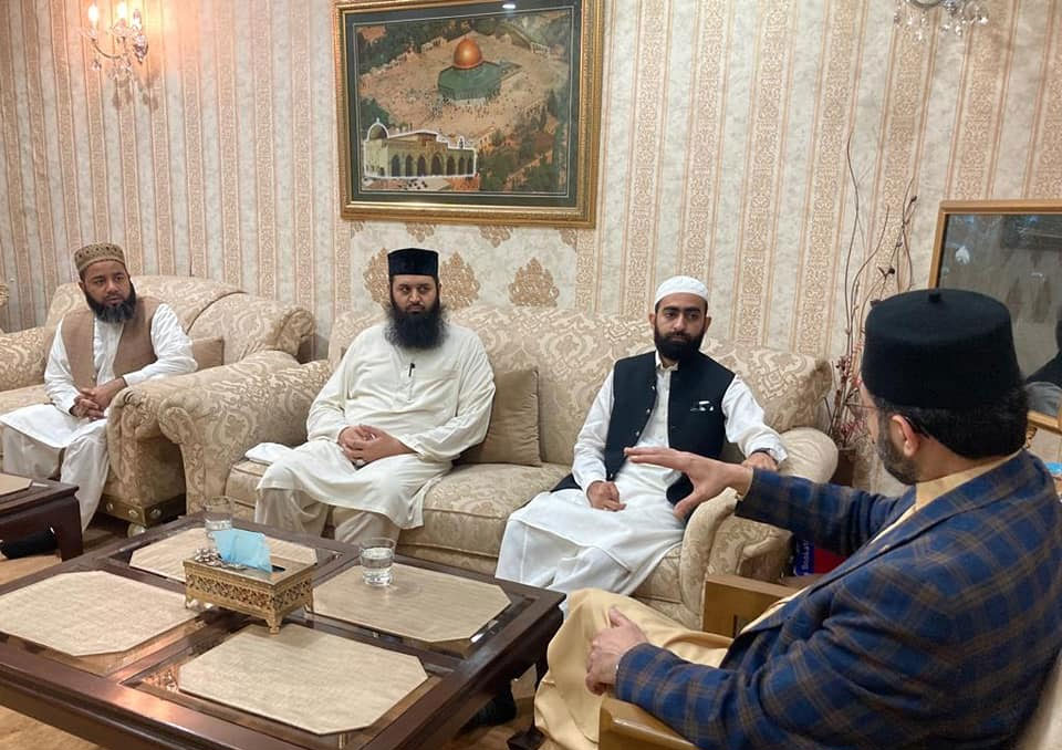 Ulama delegation call on Dr Hassan Qadri