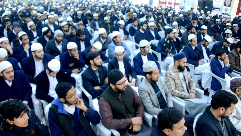 Dr Hassan Mohi ud Din Qadri addressing students of Jamia Islamia Minhaj-ul-Quran