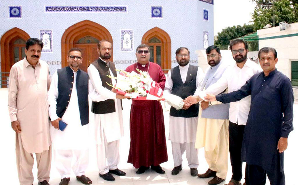 A delegation of Christian community visits Minhaj ul Quran central secretariat