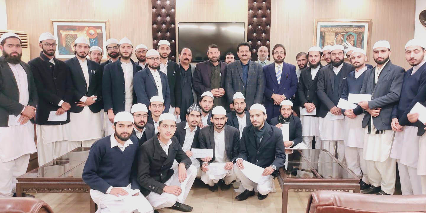 Group photo of Students of College of Shariah
