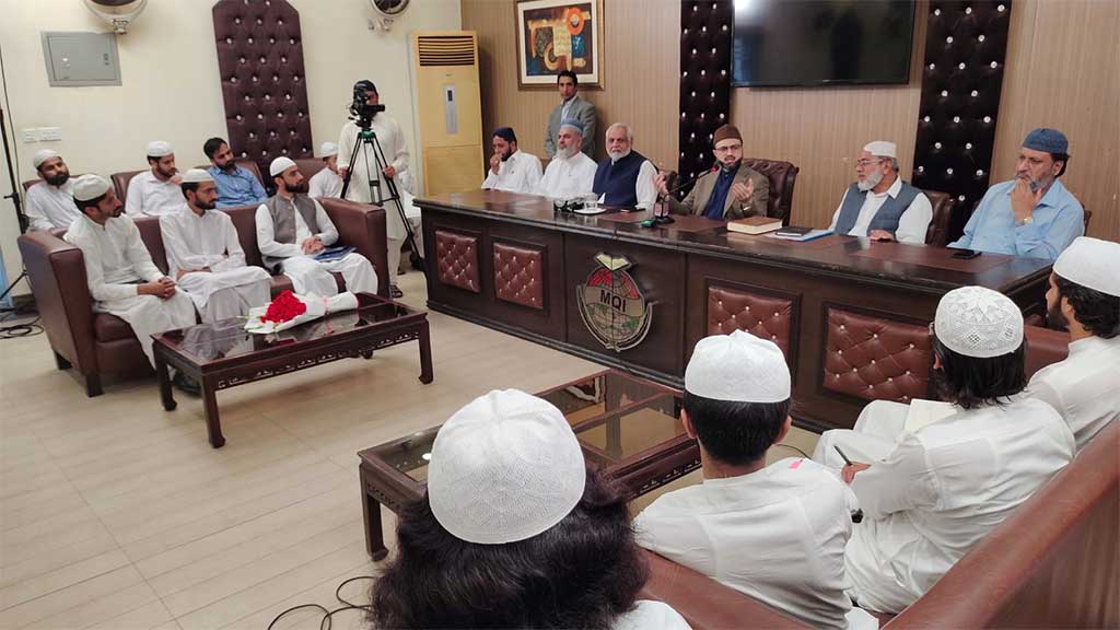 Dr Hassan Qadri Meeting With COSIS Students