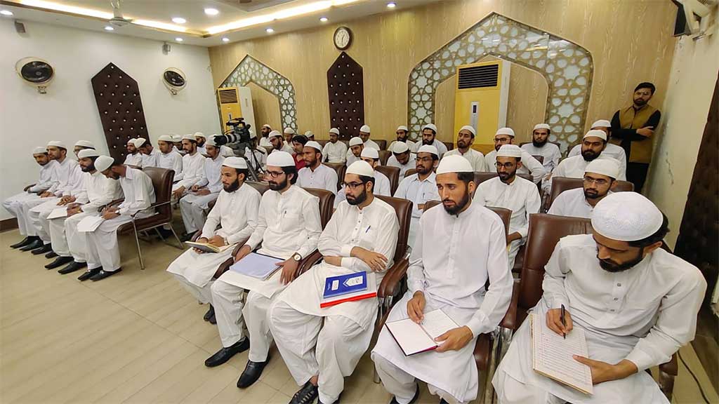 Dr Hassan Qadri Meeting With COSIS Students