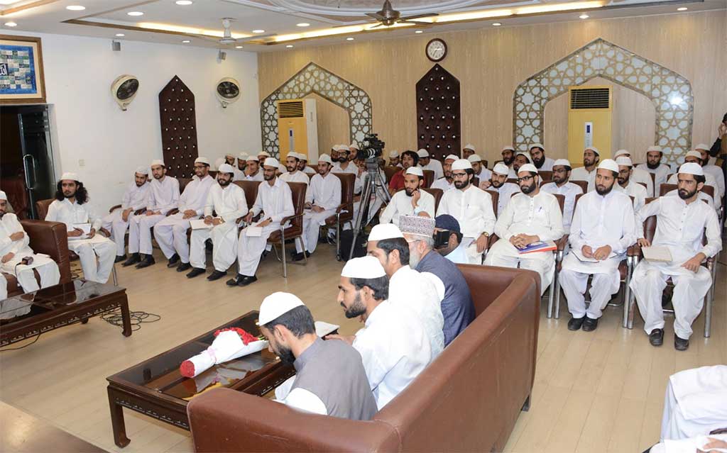 Dr Hassan Qadri Meeting With COSIS Students