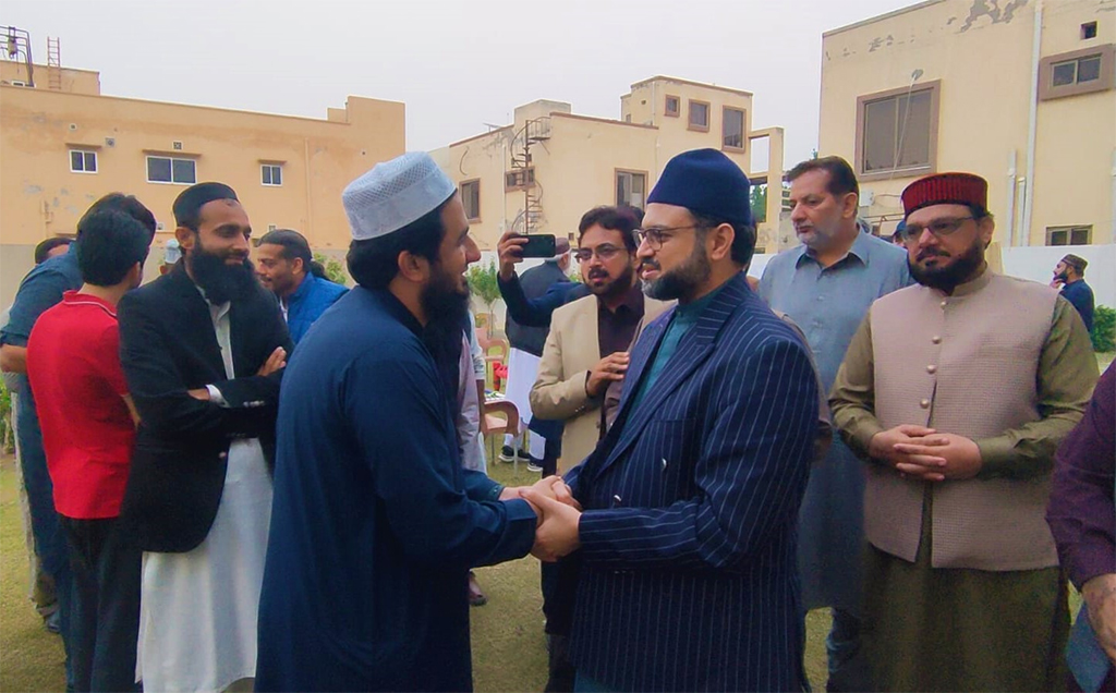 Dr Hassan Qadri Met With Molana Tariq Jameel