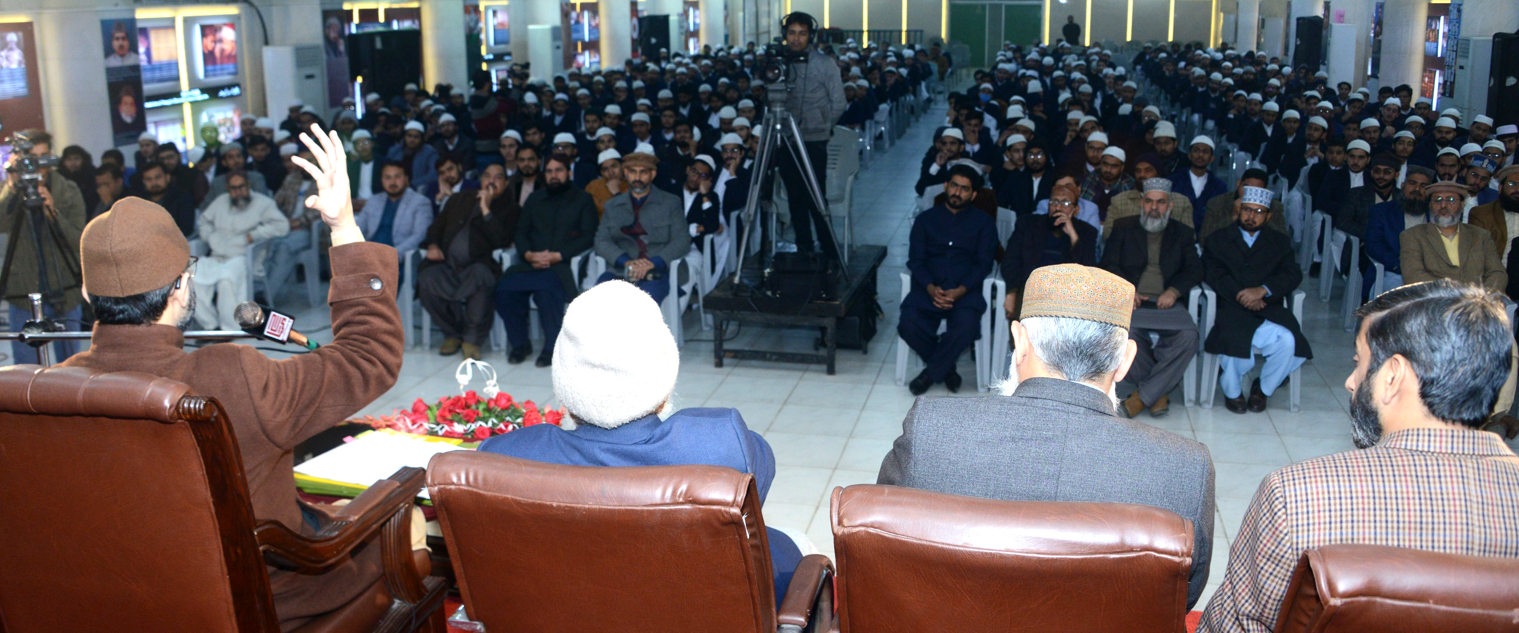 Dr. Hassan-Qadri Session with Cosis Students