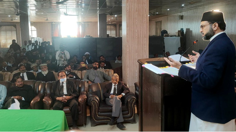 Dr Hassan Qadri addressing Bahawalpur Bar Council