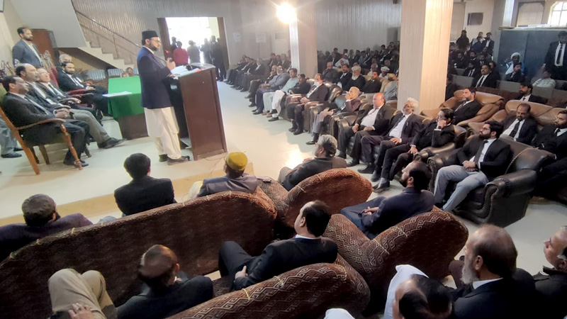 Dr Hassan Qadri addressing Bahawalpur Bar Council