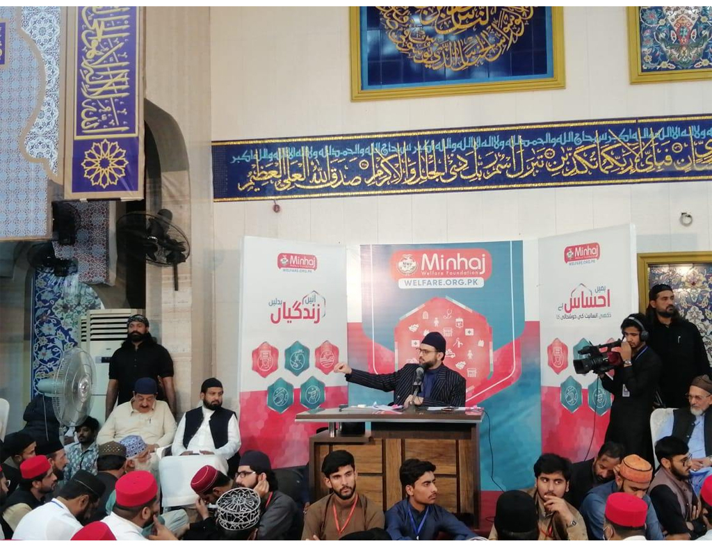 Dr Hassan Qadri addressing Itikaf City residents