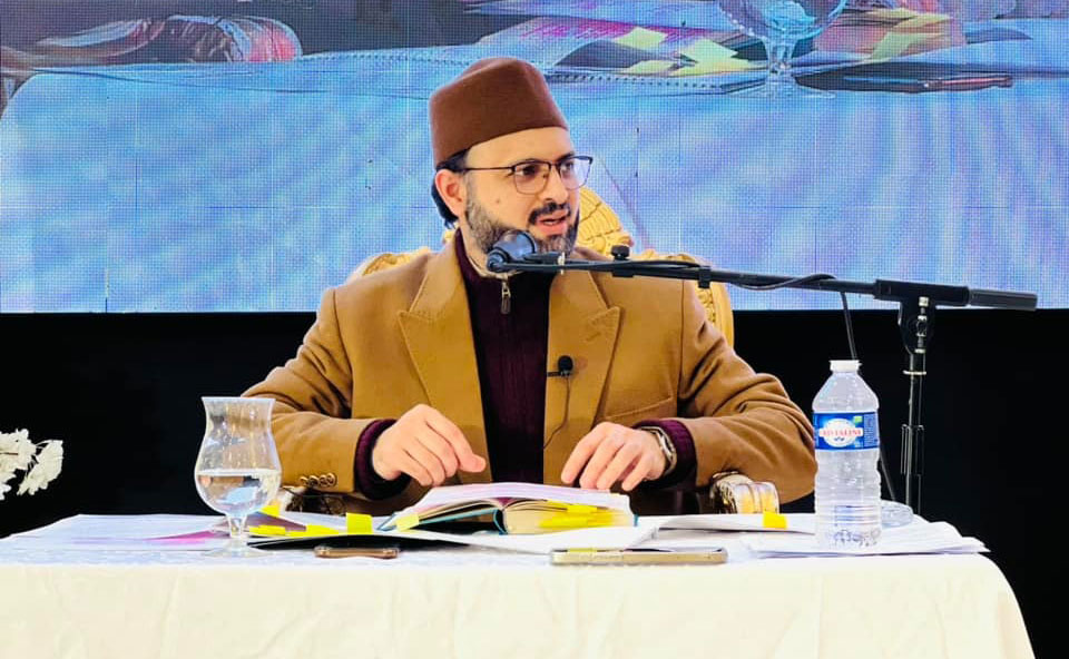 Dr Hassan Mohi ud Din Qadri addressing Shab e Barat spiritual gathering in Paris