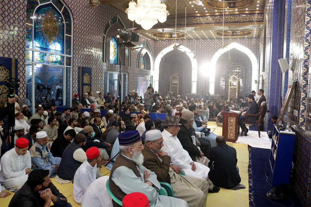 Dr Hassan Qadri adressing Khutba Jummah in Jamia Shaykh ul Islam