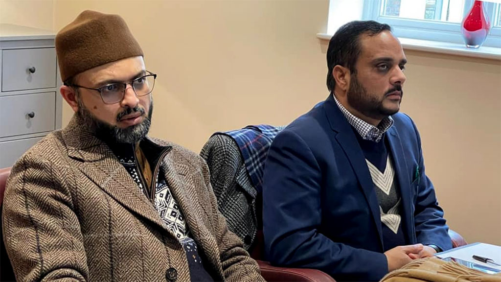 Dr Hassan Mohi-ud-Din Qadri presides over a meeting of MQI UK Executive Council