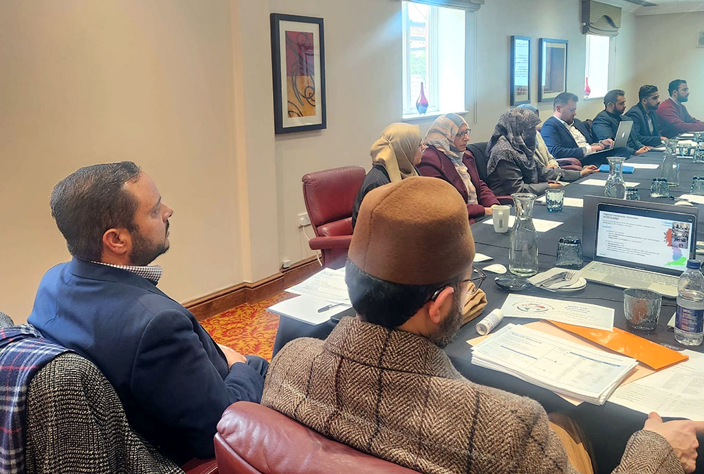 Dr Hassan Mohi-ud-Din Qadri presides over a meeting of MQI UK Executive Council