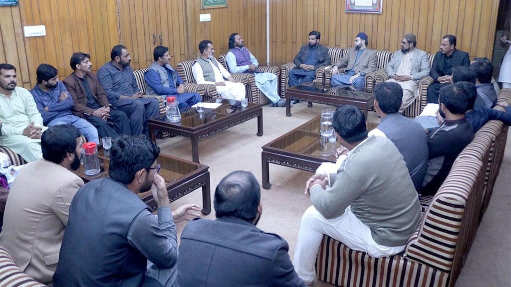 Dr Hassan Qadri meeting with members of Minhaj ul Quran Sheikhupura